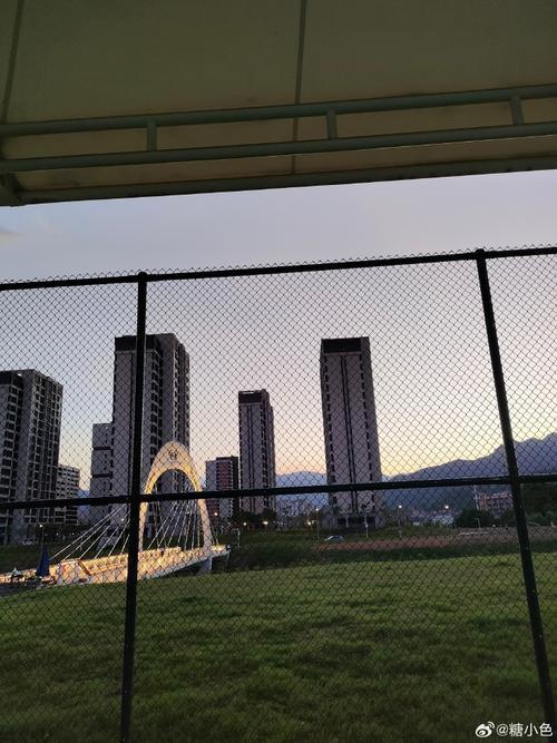 福耀科技大学的logo是只鹿?